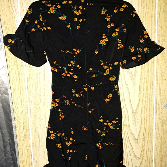 Prettylittle thing dress - Picture 2 of 2